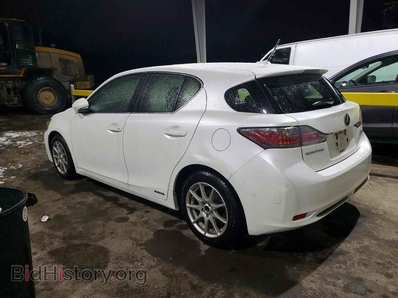 2011 LEXUS CT 200H - VIN: JTHKD5BH2B2006434 - Фото 2