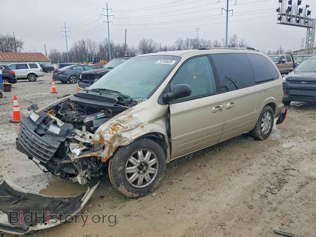 Photo 2C8GP64L45R212140 - CHRYSLER MINIVAN 2005