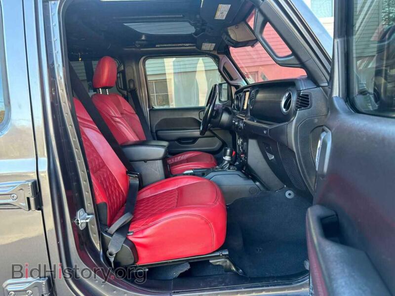 2020 Jeep GLADIATOR (VIN 1C6JJTBG0LL144820) — фото 8 из 10