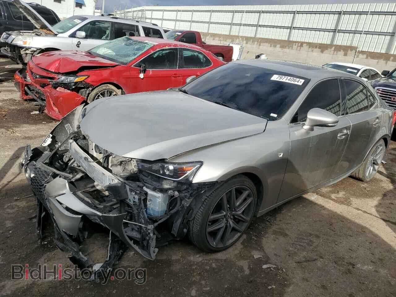 Photo JTHBE1D28H5030761 - LEXUS IS 2017