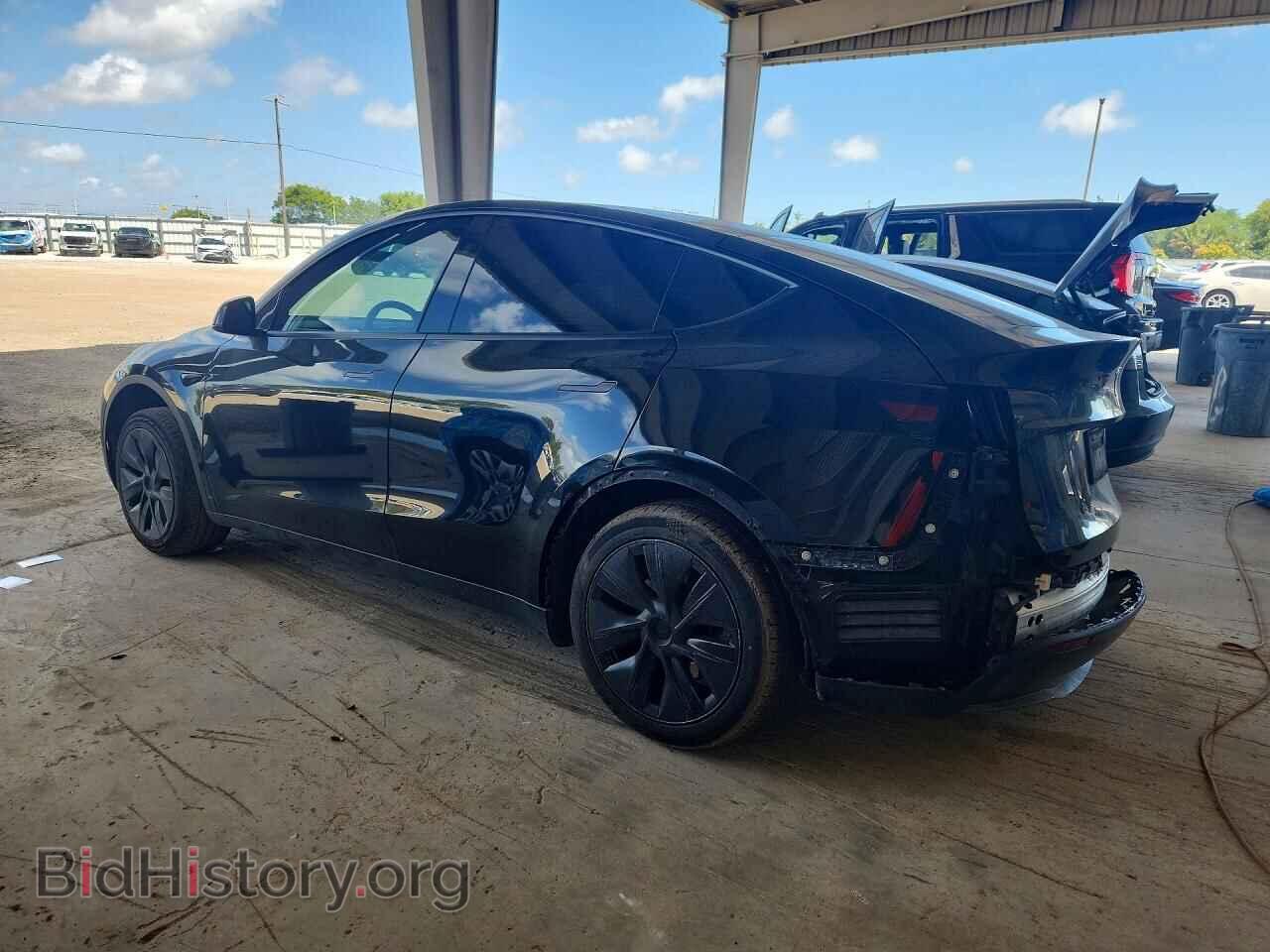 2024 TESLA MODEL Y - VIN: 7SAYGDED5RF096775 - Фото 2