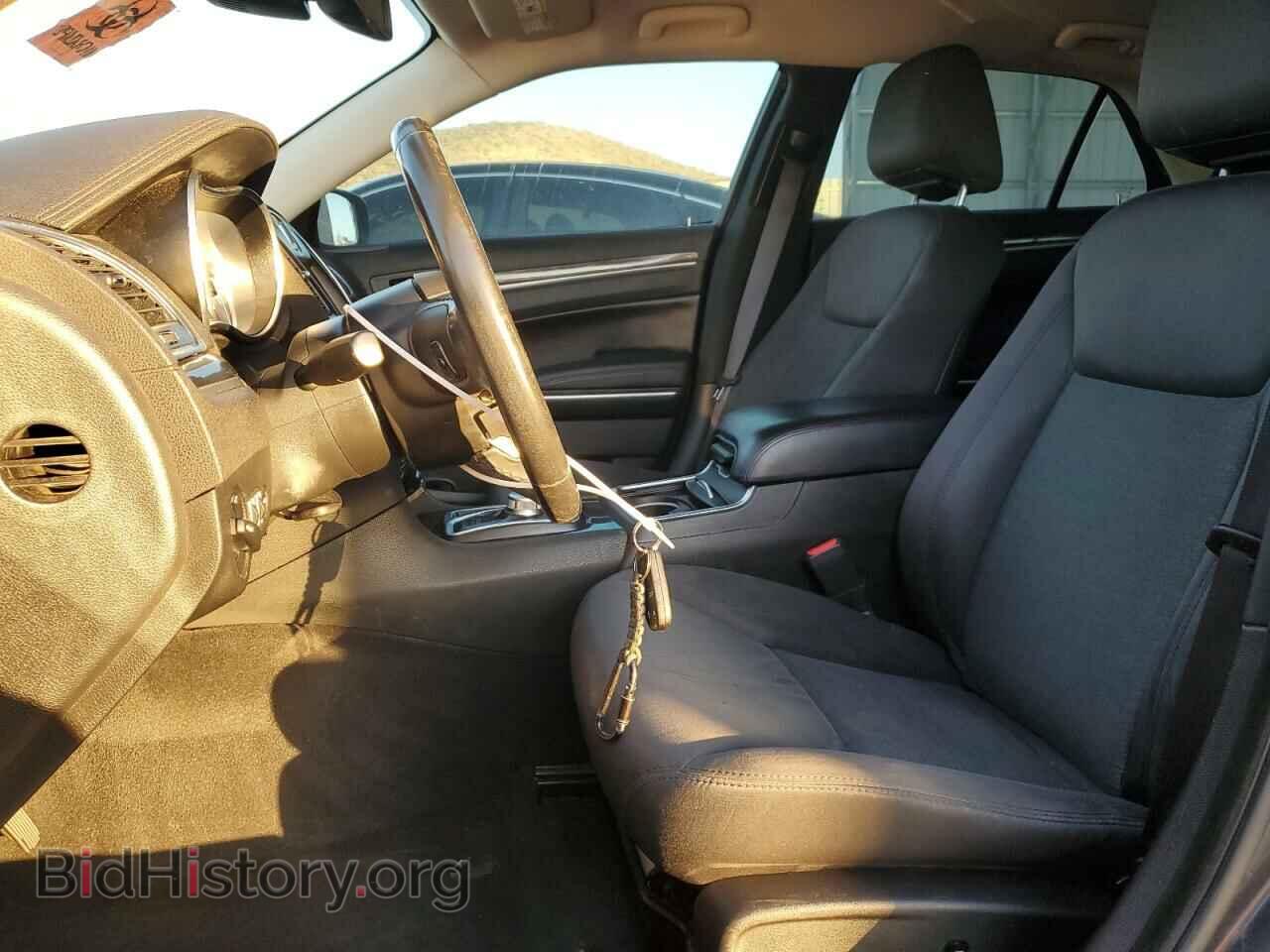 2019 CHRYSLER 300 - VIN: 2C3CCAAG2KH570364 - Фото 7