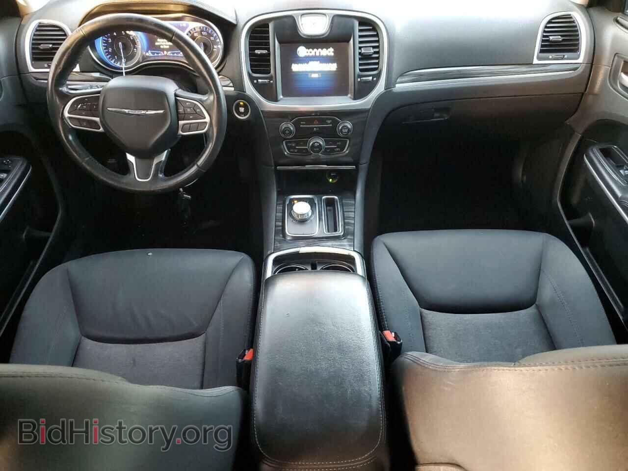2019 CHRYSLER 300 - VIN: 2C3CCAAG2KH570364 - Фото 8