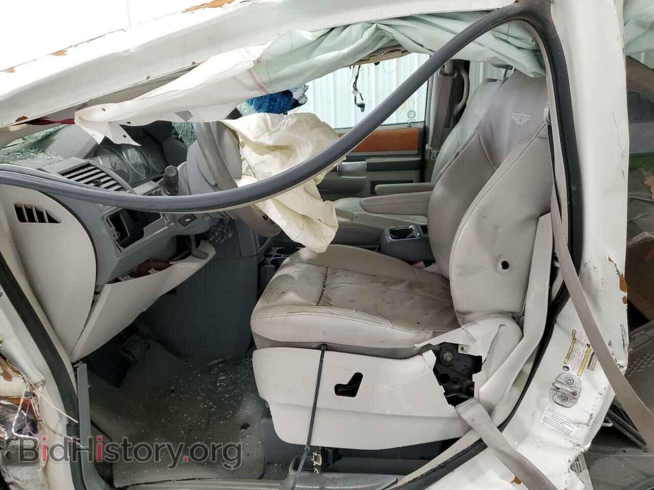 2008 CHRYSLER MINIVAN - VIN: 2A8HR64X18R786517 - Фото 7