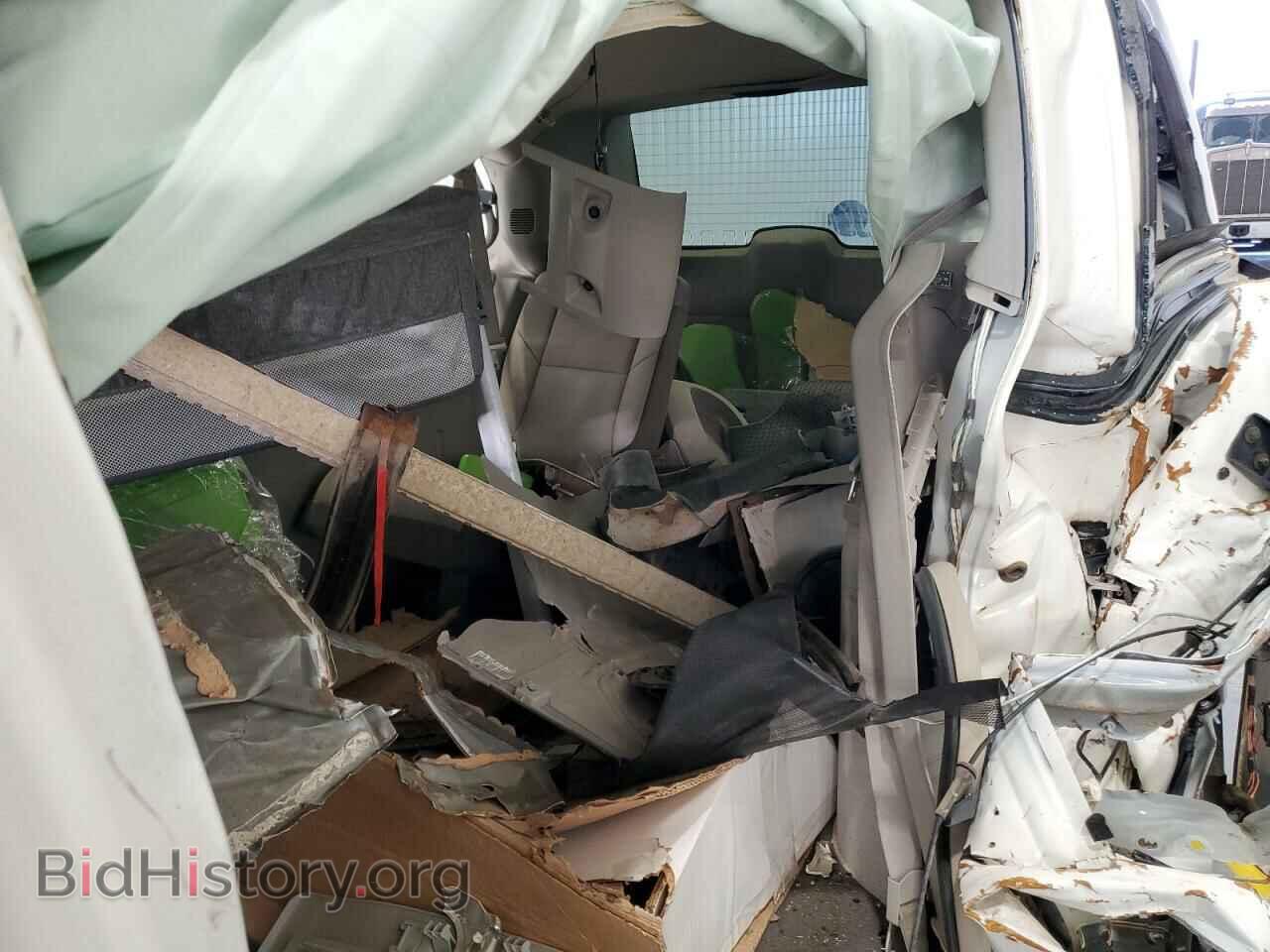 2008 CHRYSLER MINIVAN - VIN: 2A8HR64X18R786517 - Фото 10