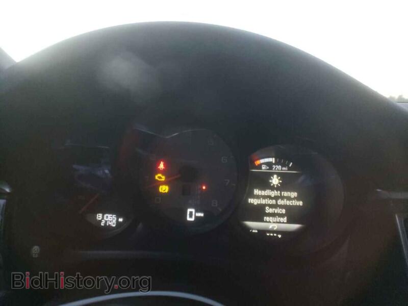 2016 Porsche MACAN (VIN WP1AB2A55GLB45837) — photo 9 of 12