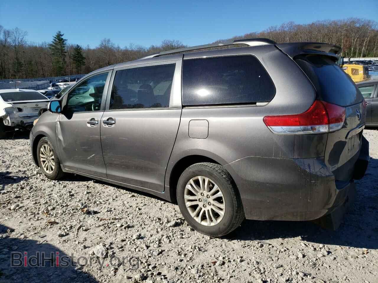2011 TOYOTA All Models - VIN: 5TDYK3DC5BS118225 - Фото 2