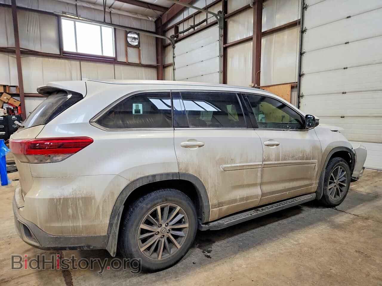 2018 TOYOTA HIGHLANDER - VIN: 5TDJZRFH1JS553203 - Фото 3