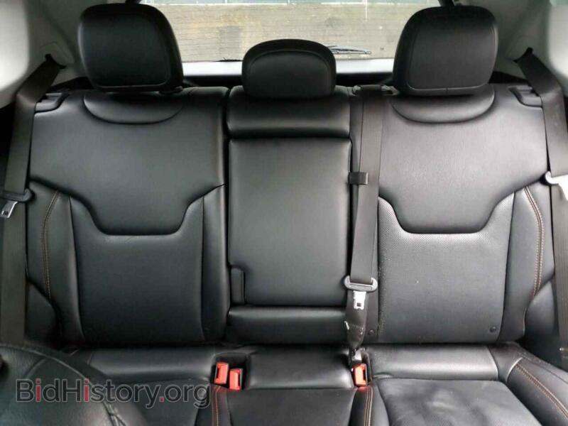 2020 Jeep COMPASS (VIN 3C4NJCCB7LT198598) — photo 10 of 13