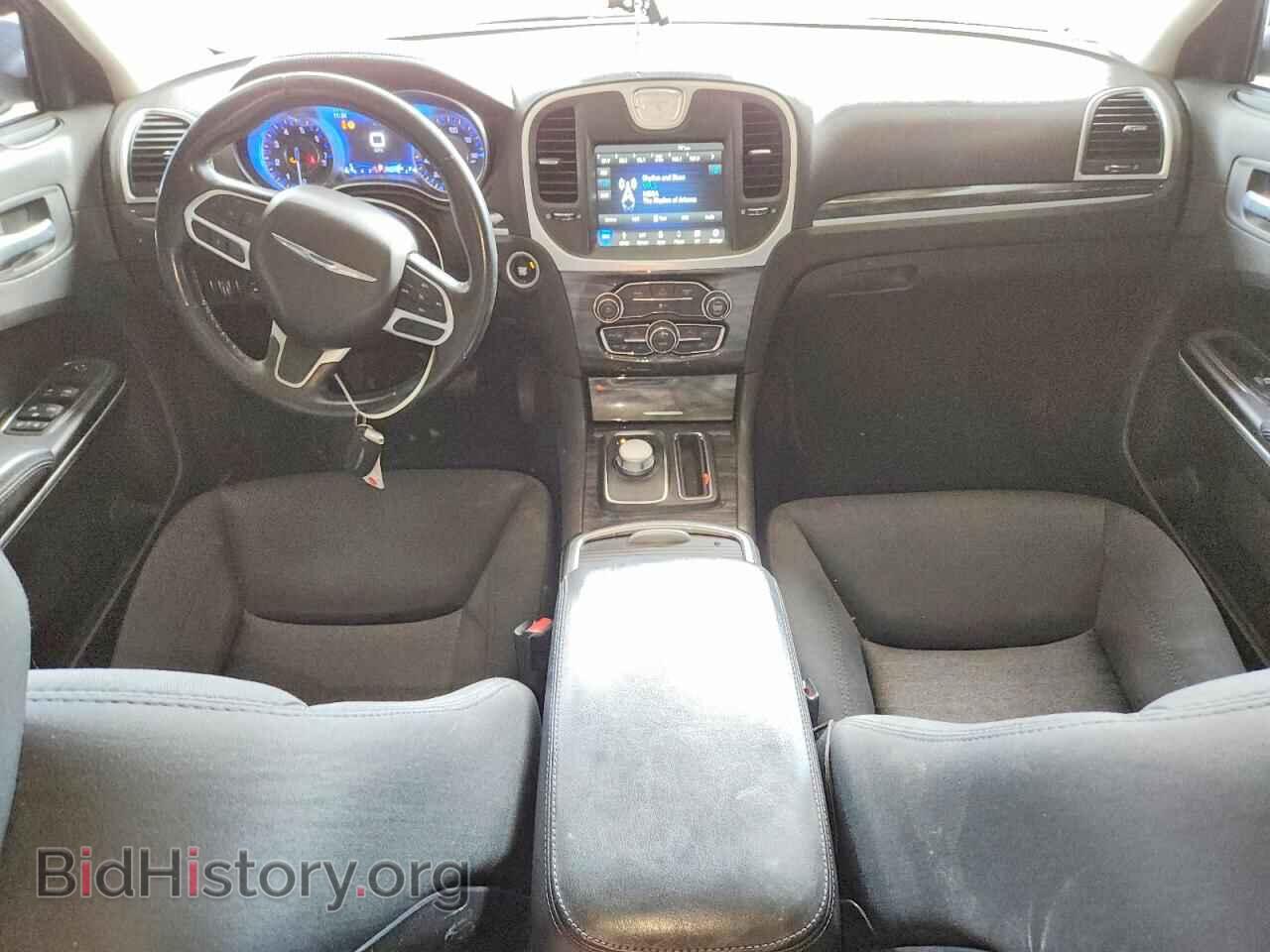 2019 CHRYSLER 300 - VIN: 2C3CCAAG0KH610053 - Фото 8