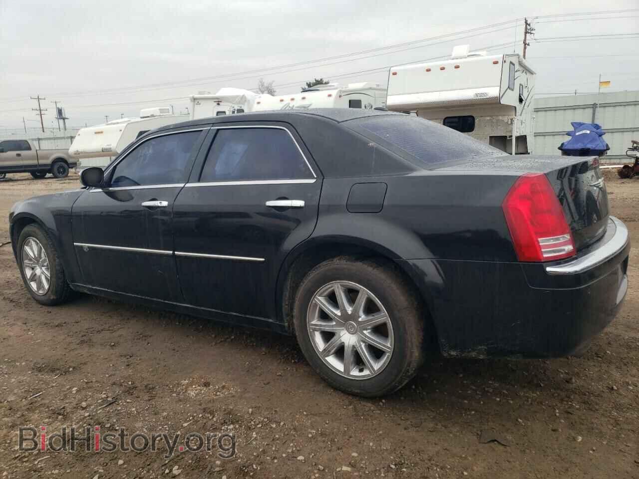 2010 CHRYSLER 300 - VIN: 2C3CA6CT9AH126653 - Фото 2