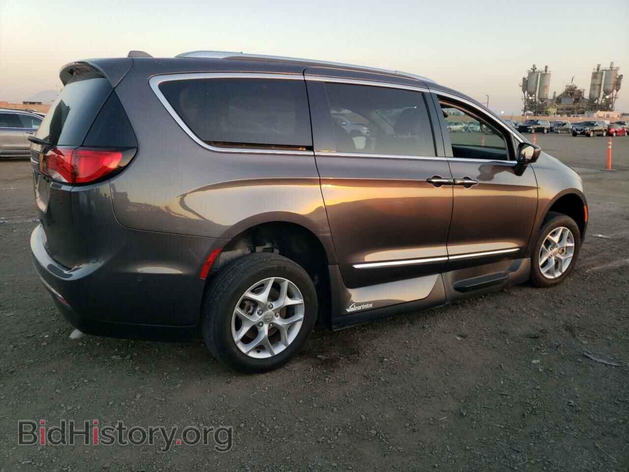 2018 CHRYSLER PACIFICA - VIN: 2C4RC1EG8JR218074 - Фото 3