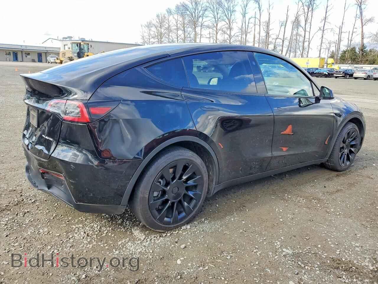 2024 TESLA MODEL Y - VIN: 7SAYGAEE1RF983832 - Фото 3