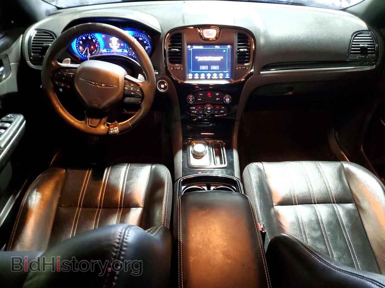 2019 CHRYSLER 300 - VIN: 2C3CCABG8KH729029 - Фото 8