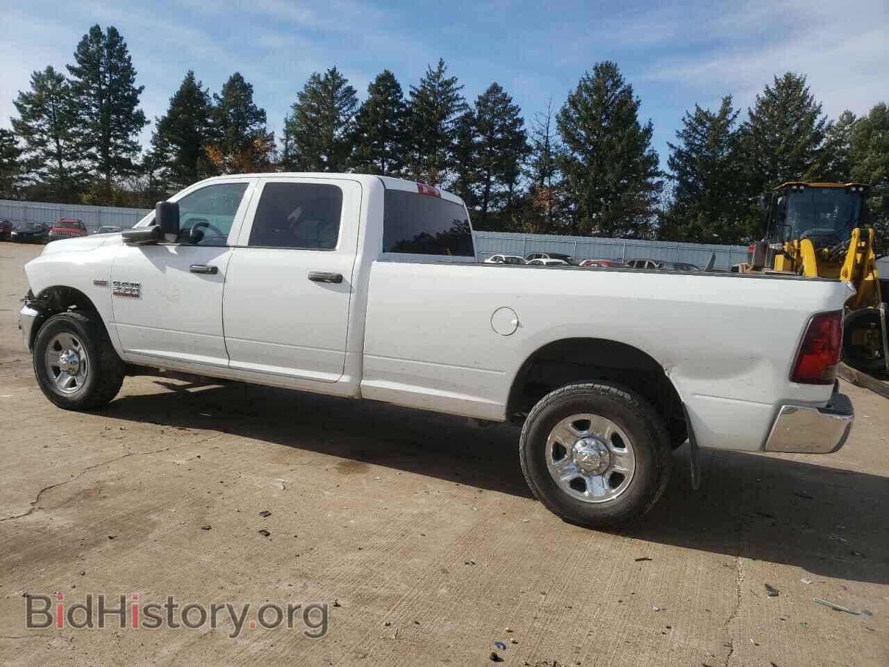 2017 RAM All Models - VIN: 3C6UR5HJ4HG571362 - Фото 2