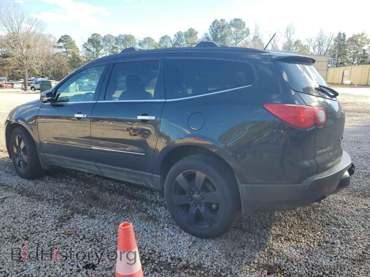 2009 CHEVROLET TRAVERSE - VIN: 1GNEV33D19S164132 - Фото 2