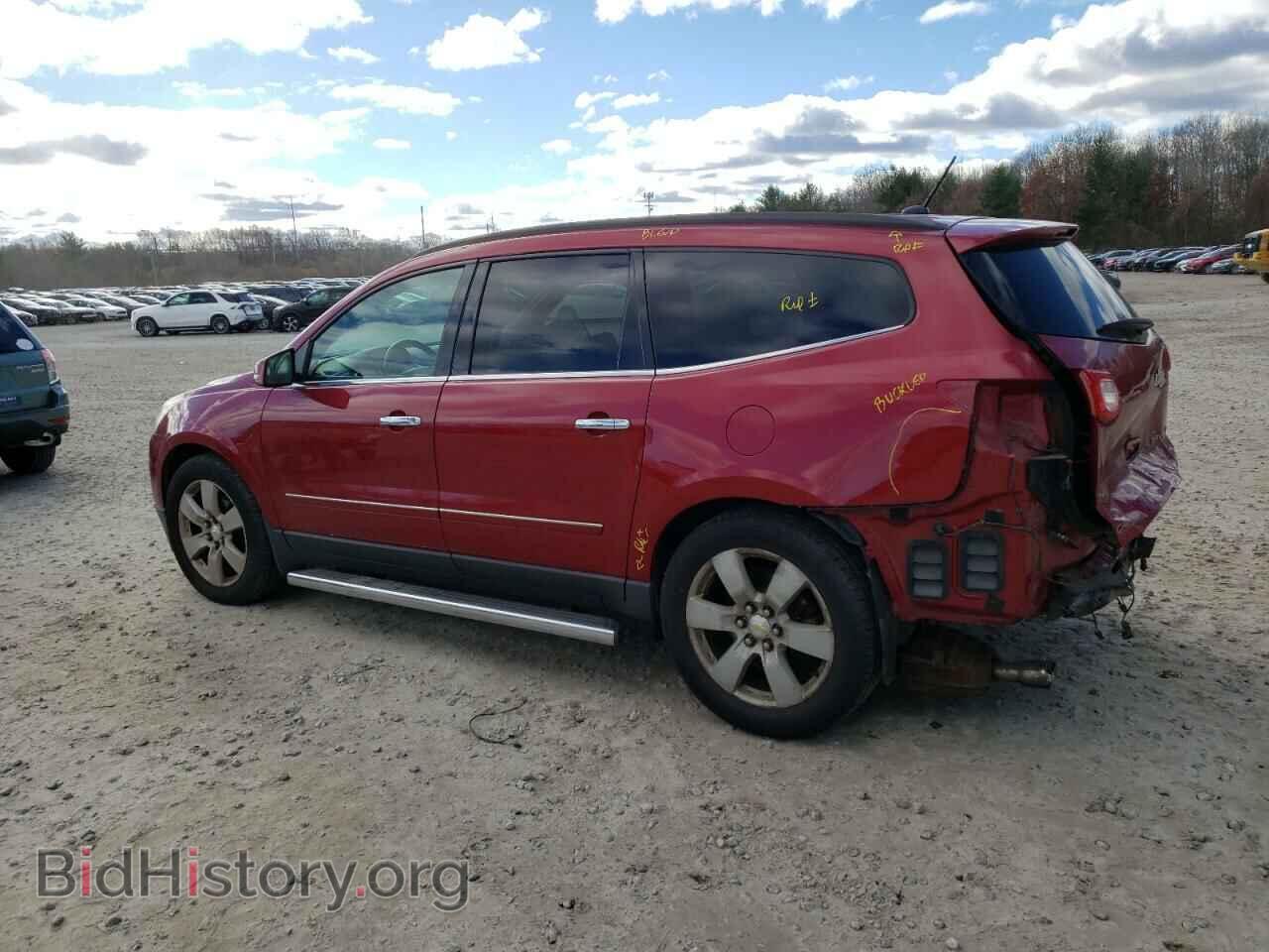 2012 CHEVROLET TRAVERSE - VIN: 1GNKVLED0CJ246270 - Фото 2