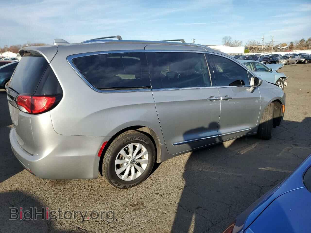 2018 CHRYSLER PACIFICA - VIN: 2C4RC1BG8JR120568 - Фото 3