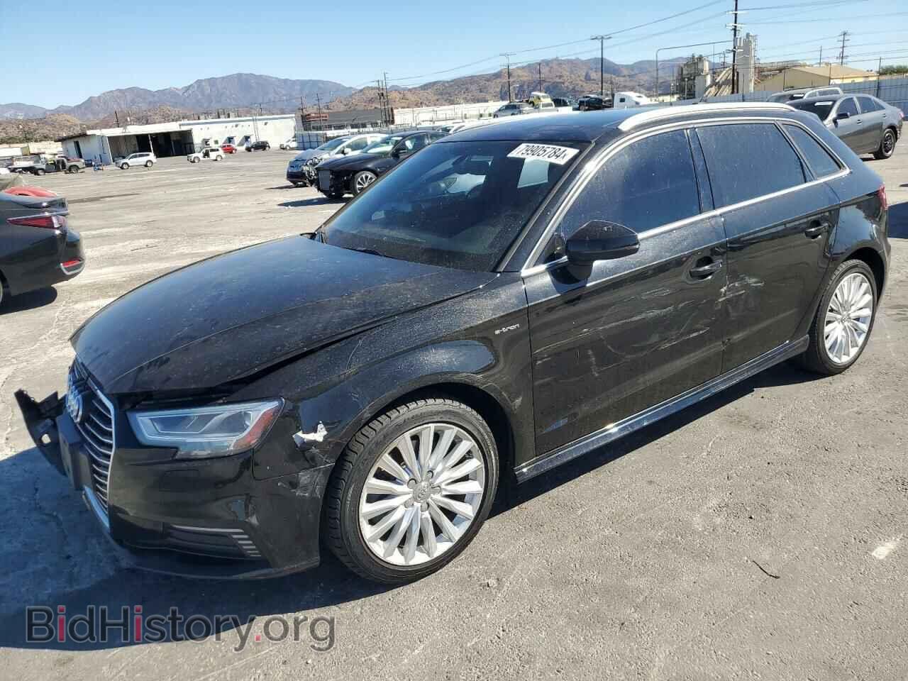 Photo WAUTPBFF8HA043990 - AUDI A3 2017