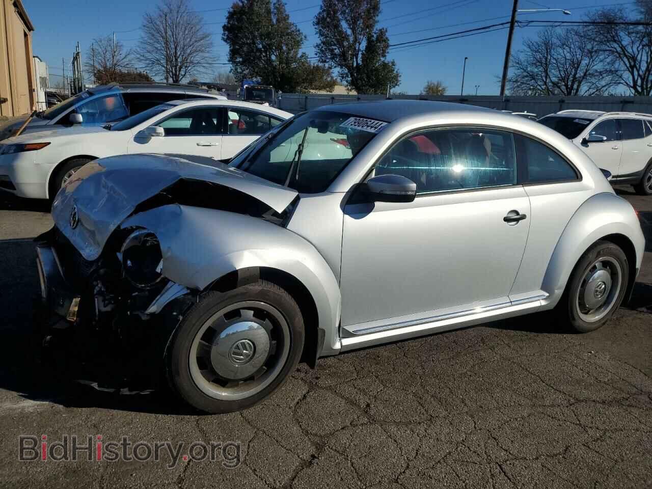 Photo 3VWF17AT7FM652111 - VOLKSWAGEN BEETLE 2015