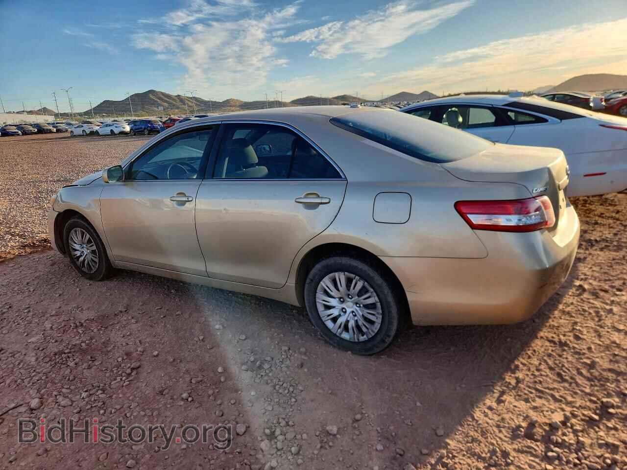 2011 TOYOTA CAMRY - VIN: 4T1BF3EK3BU617841 - Фото 2