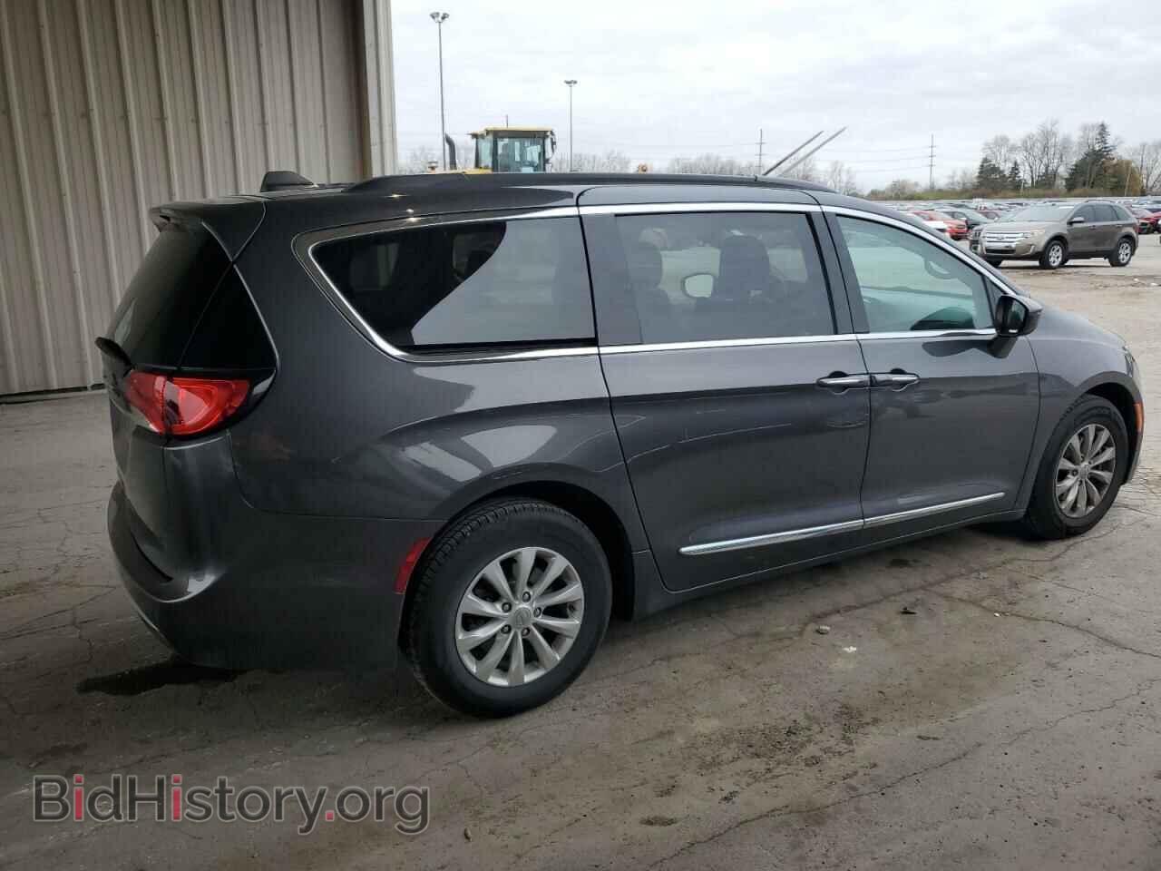 2017 CHRYSLER PACIFICA - VIN: 2C4RC1BGXHR538897 - Фото 3