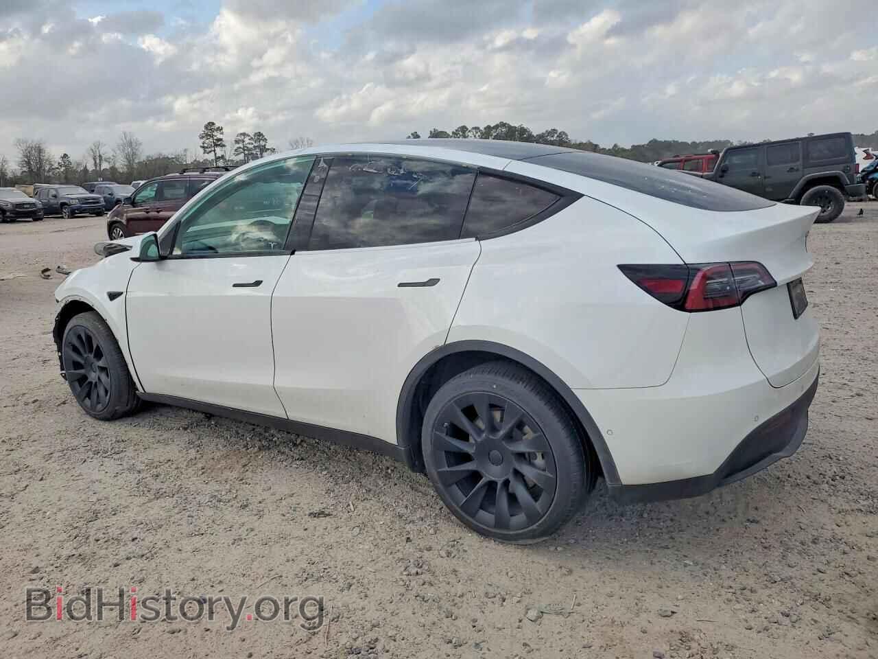 2022 TESLA MODEL Y - VIN: 7SAYGDEE8NA010875 - Фото 2