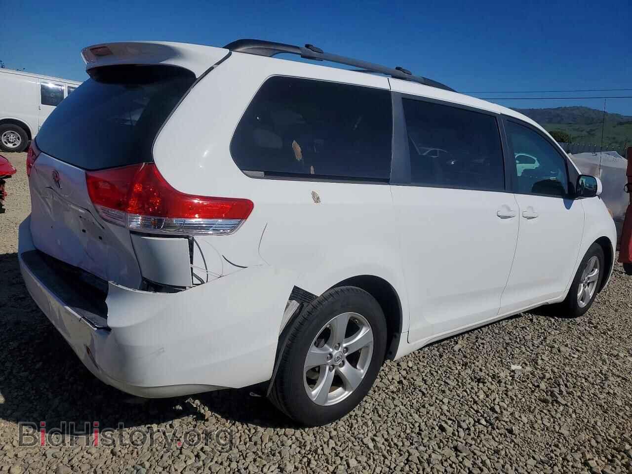 2011 TOYOTA SIENNA - VIN: 5TDKK3DC3BS174038 - Фото 3