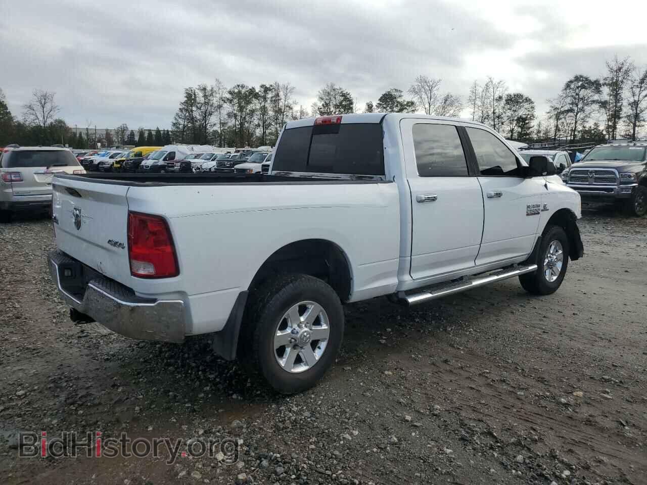 2014 RAM All Models - VIN: 3C6UR5DL7EG107372 - Photo 3