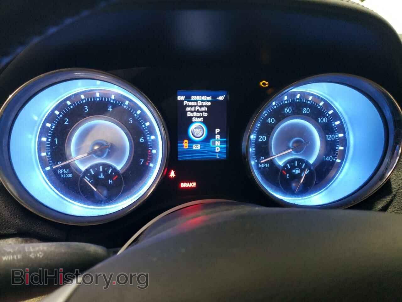 2012 CHRYSLER 300 - VIN: 2C3CCAAG2CH213705 - Фото 9