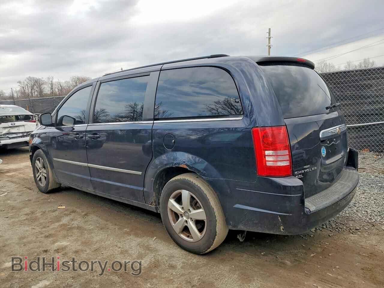2010 CHRYSLER MINIVAN - VIN: 2A4RR8DX2AR381676 - Photo 2