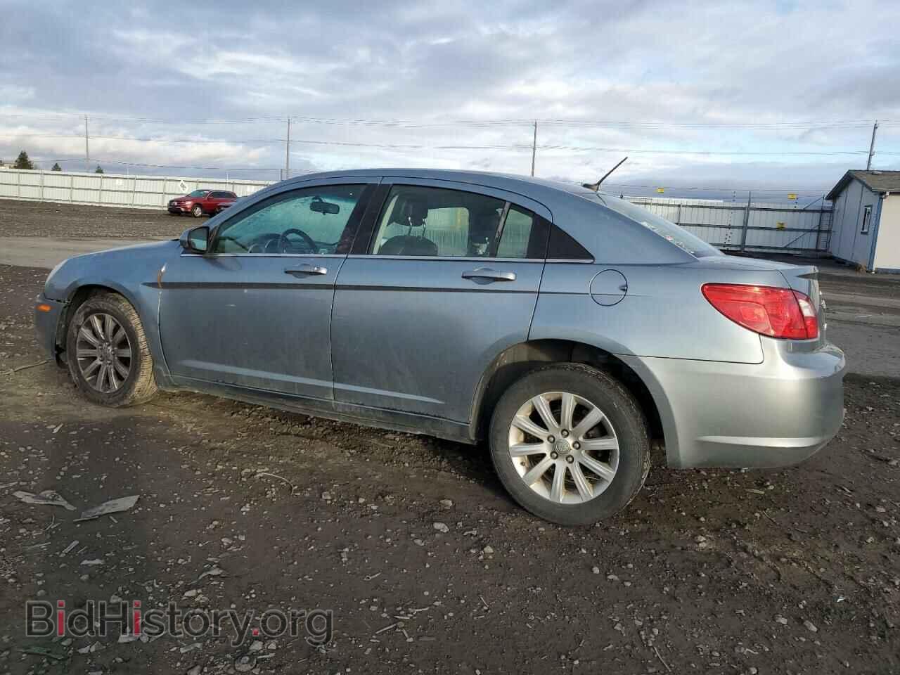 2010 CHRYSLER SEBRING - VIN: 1C3CC5FB8AN145936 - Фото 2