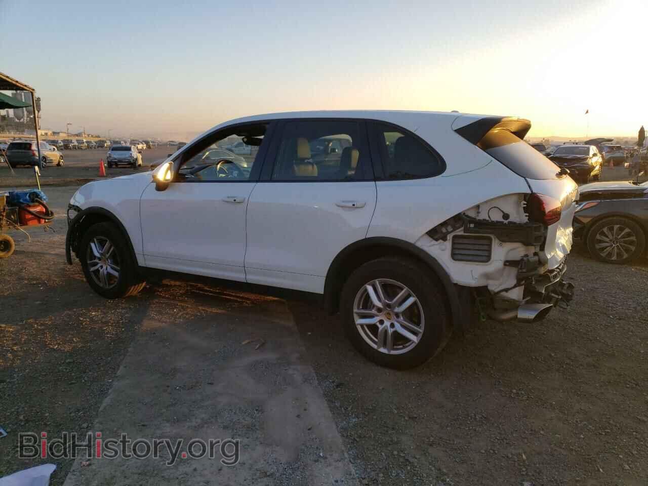 2016 PORSCHE CAYENNE - VIN: WP1AA2A25GKA15135 - Фото 2