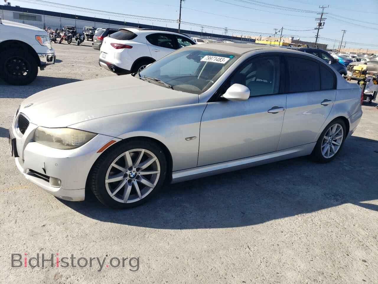 Фотография WBAPH7C5XAE130067 - BMW 3 SERIES 2010