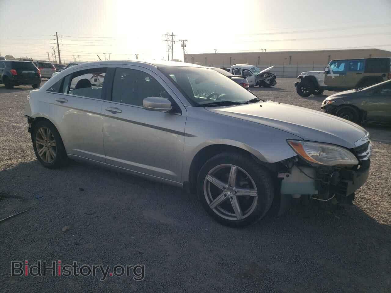 2012 CHRYSLER 200 - VIN: 1C3CCBAB9CN318632 - Photo 4