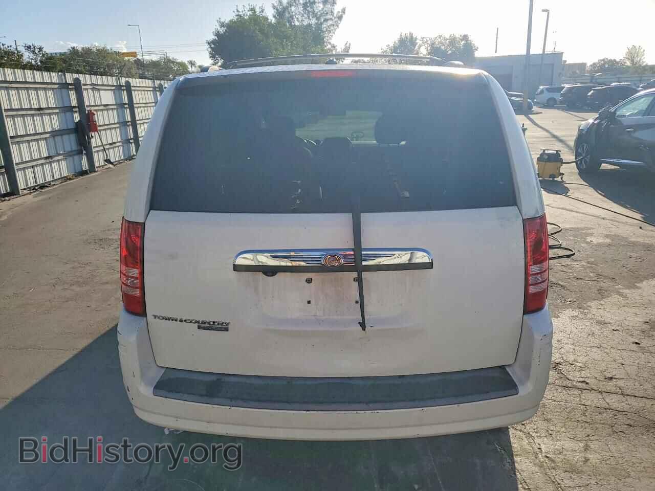 2008 CHRYSLER MINIVAN - VIN: 2A8HR54PX8R621396 - Фото 6