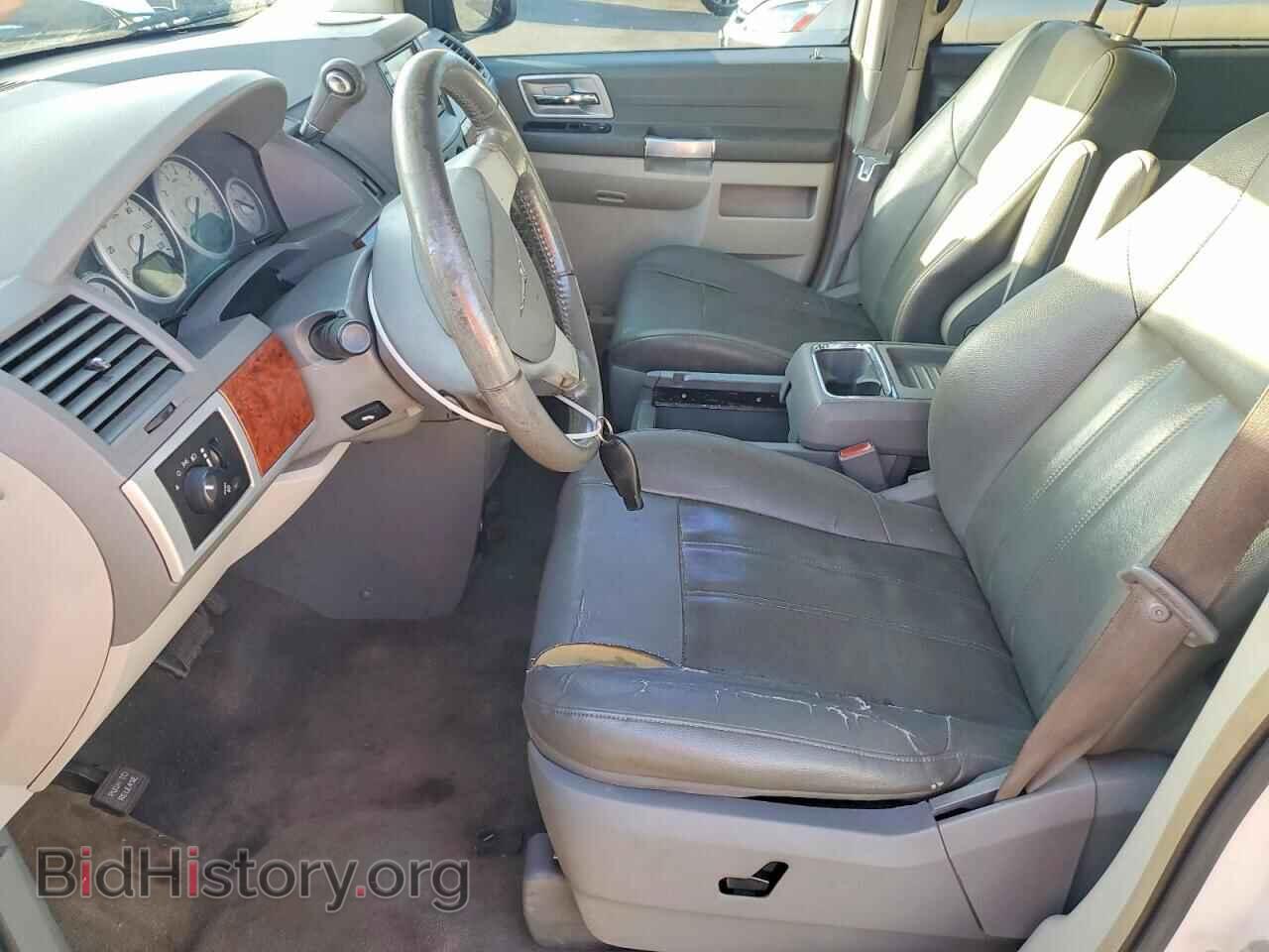 2008 CHRYSLER MINIVAN - VIN: 2A8HR54PX8R621396 - Фото 7
