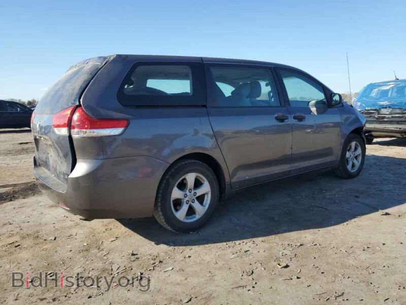 2011 Toyota SIENNA (VIN 5TDKA3DC0BS005209) — photo 3 of 14