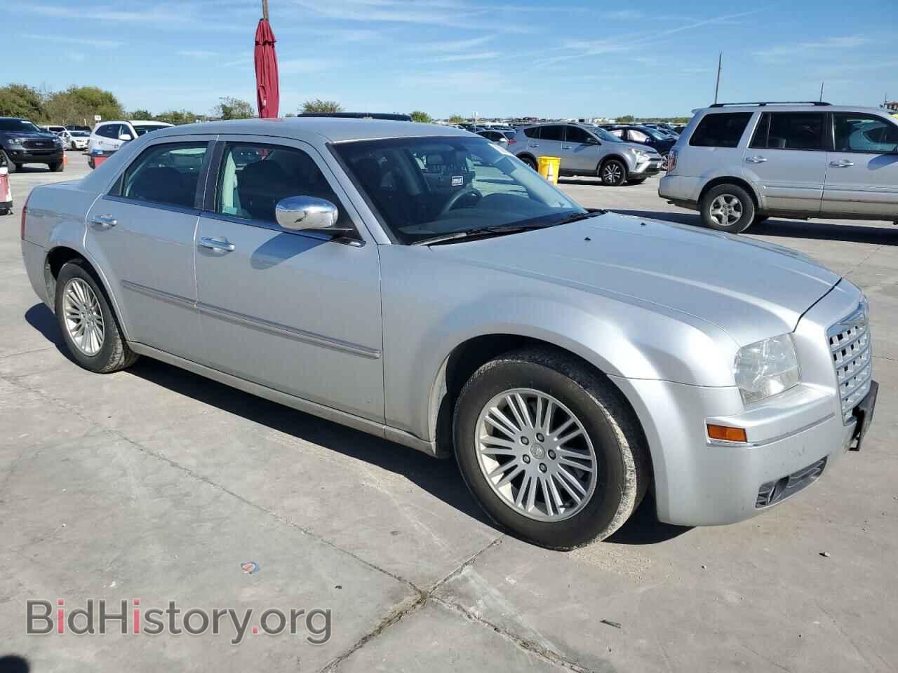 2010 CHRYSLER 300 - VIN: 2C3CA4CD6AH173698 - Фото 4
