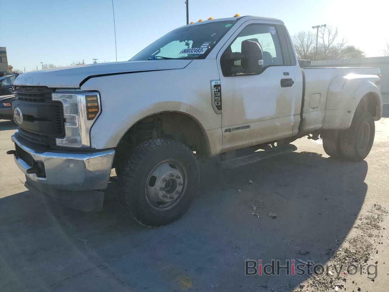Photo 1FTRF3DTXKEE10886 - FORD F350 2019