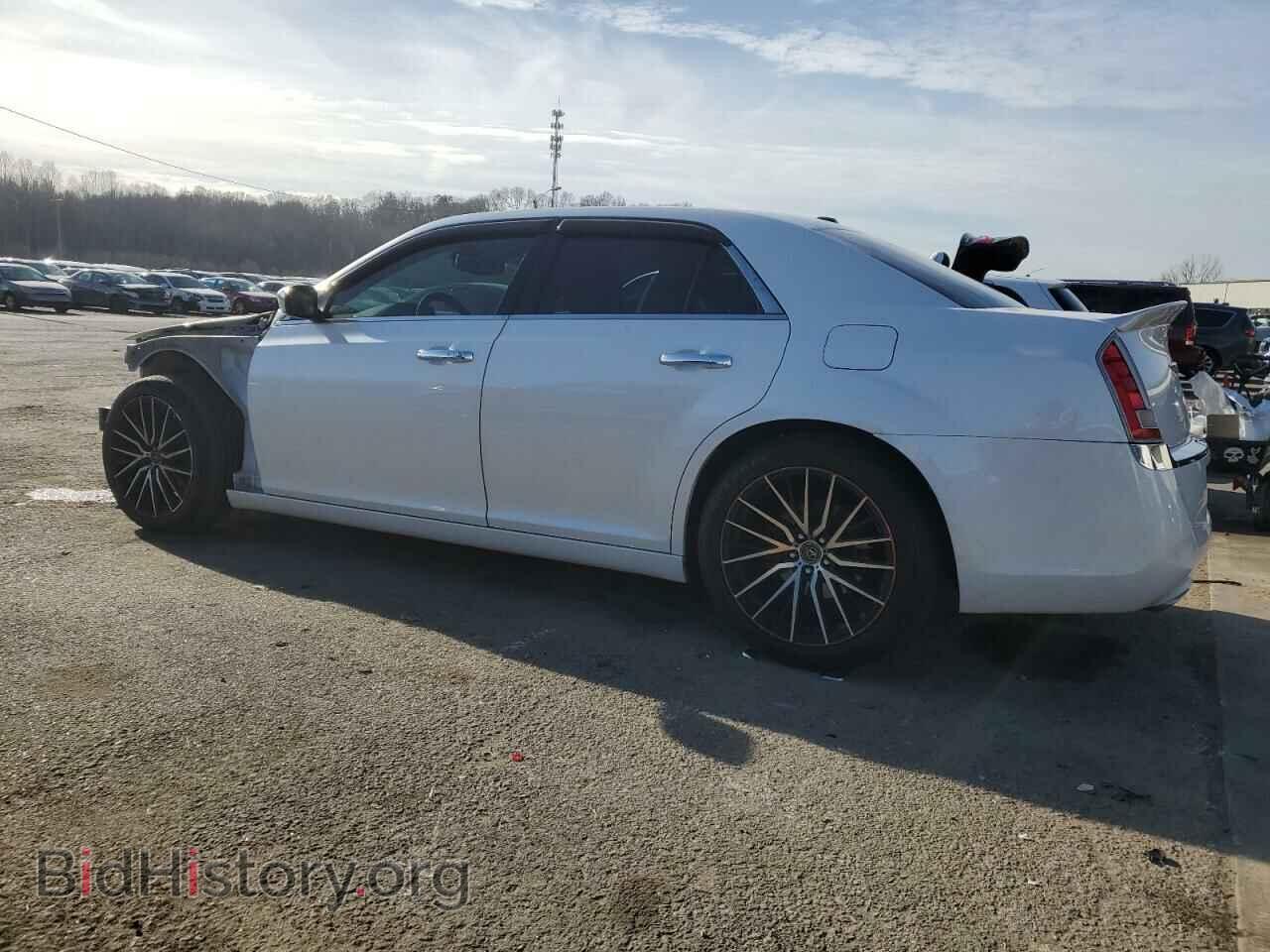 2011 CHRYSLER 300 - VIN: 2C3CA6CT1BH528085 - Фото 2