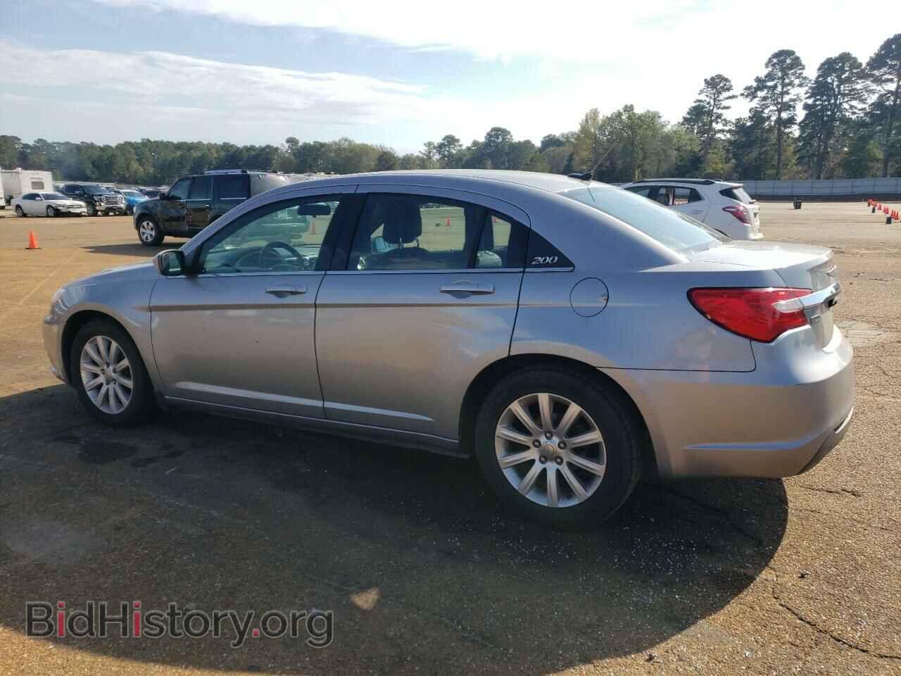 2013 CHRYSLER 200 - VIN: 1C3CCBBG8DN569976 - Фото 2