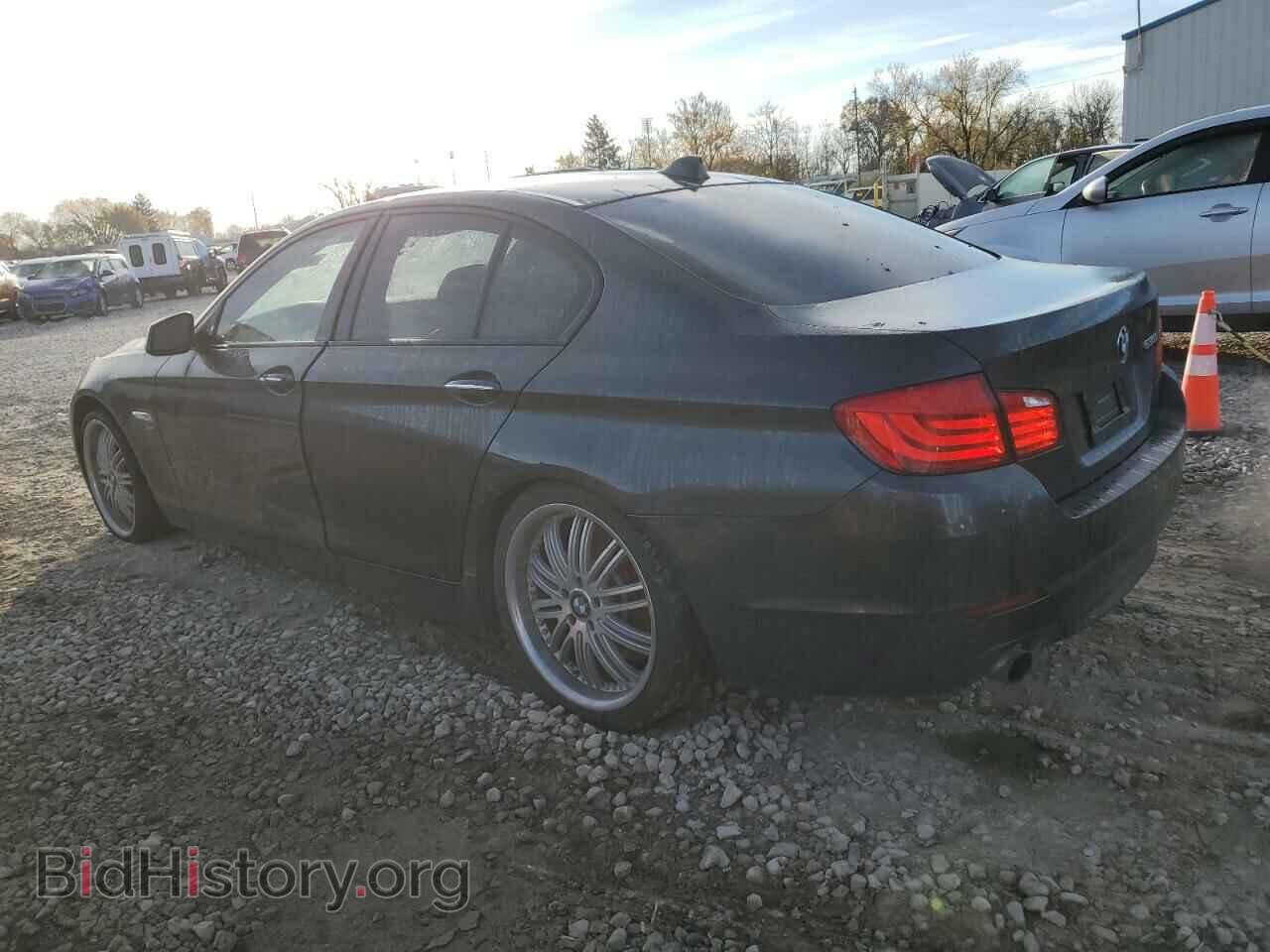 2011 BMW 5 SERIES - VIN: WBAFU7C57BC779250 - Фото 2
