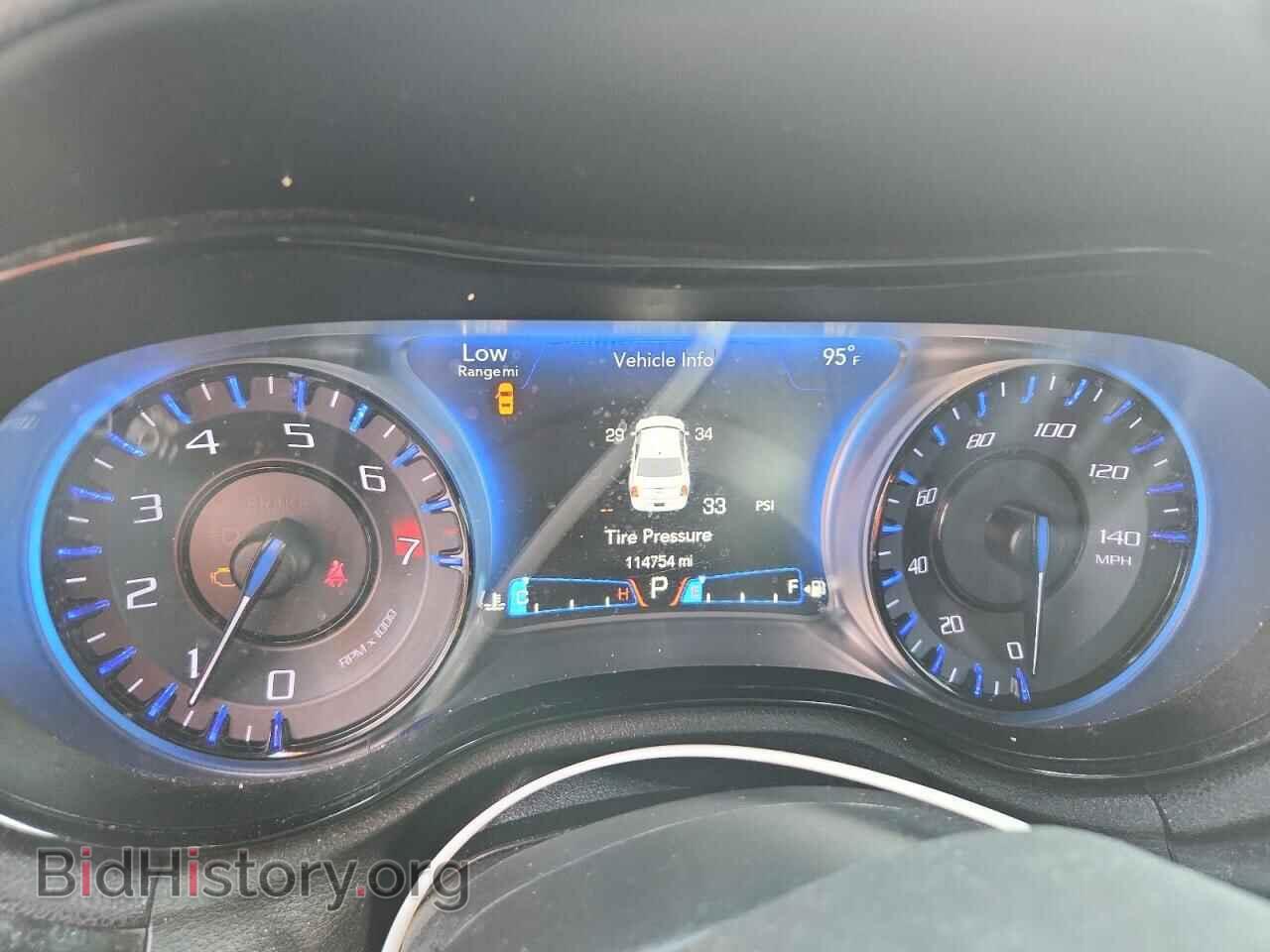 2017 CHRYSLER 300 - VIN: 2C3CCAGG3HH541925 - Photo 9