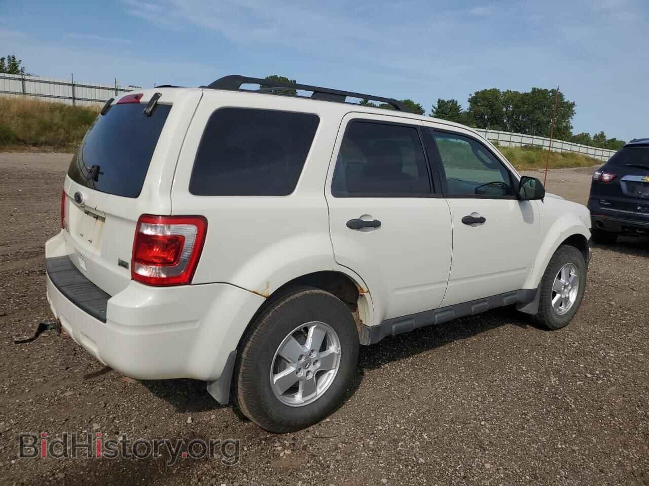 2011 FORD ESCAPE - VIN: 1FMCU0DG1BKA23833 - Фото 3