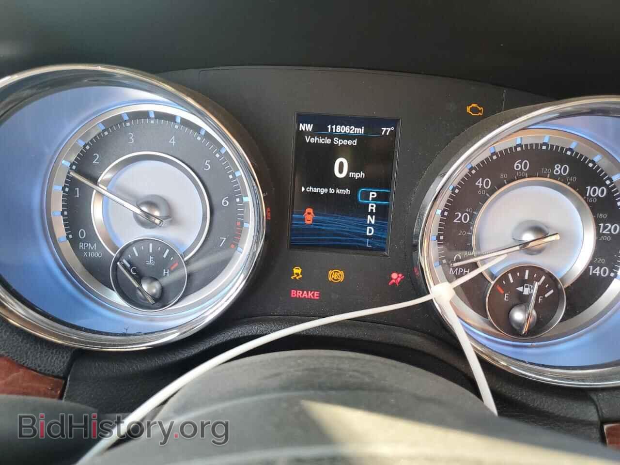 2014 CHRYSLER 300 - VIN: 2C3CCAAG7EH209376 - Фото 9