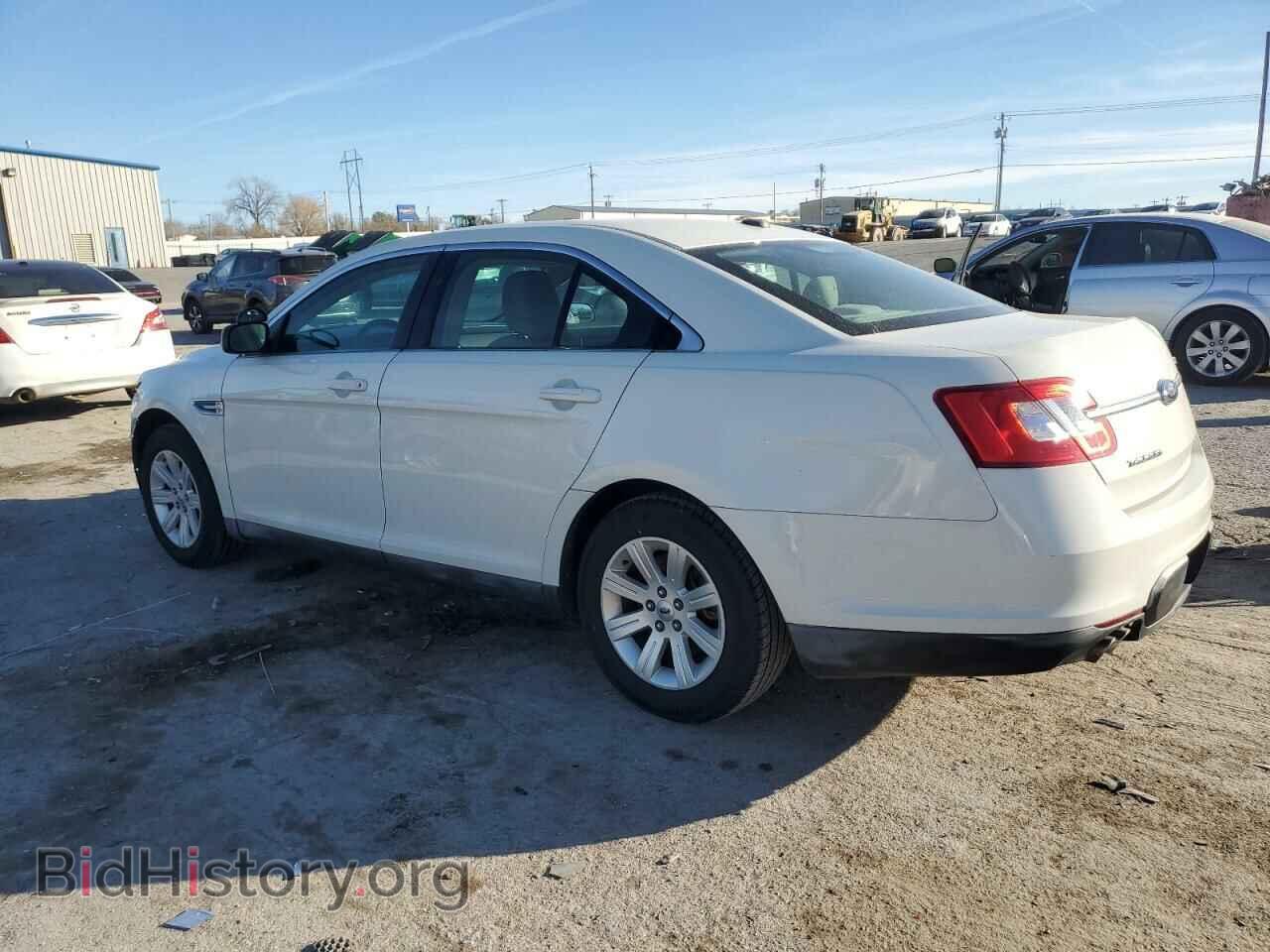2010 FORD TAURUS - VIN: 1FAHP2DW3AG135562 - Фото 2