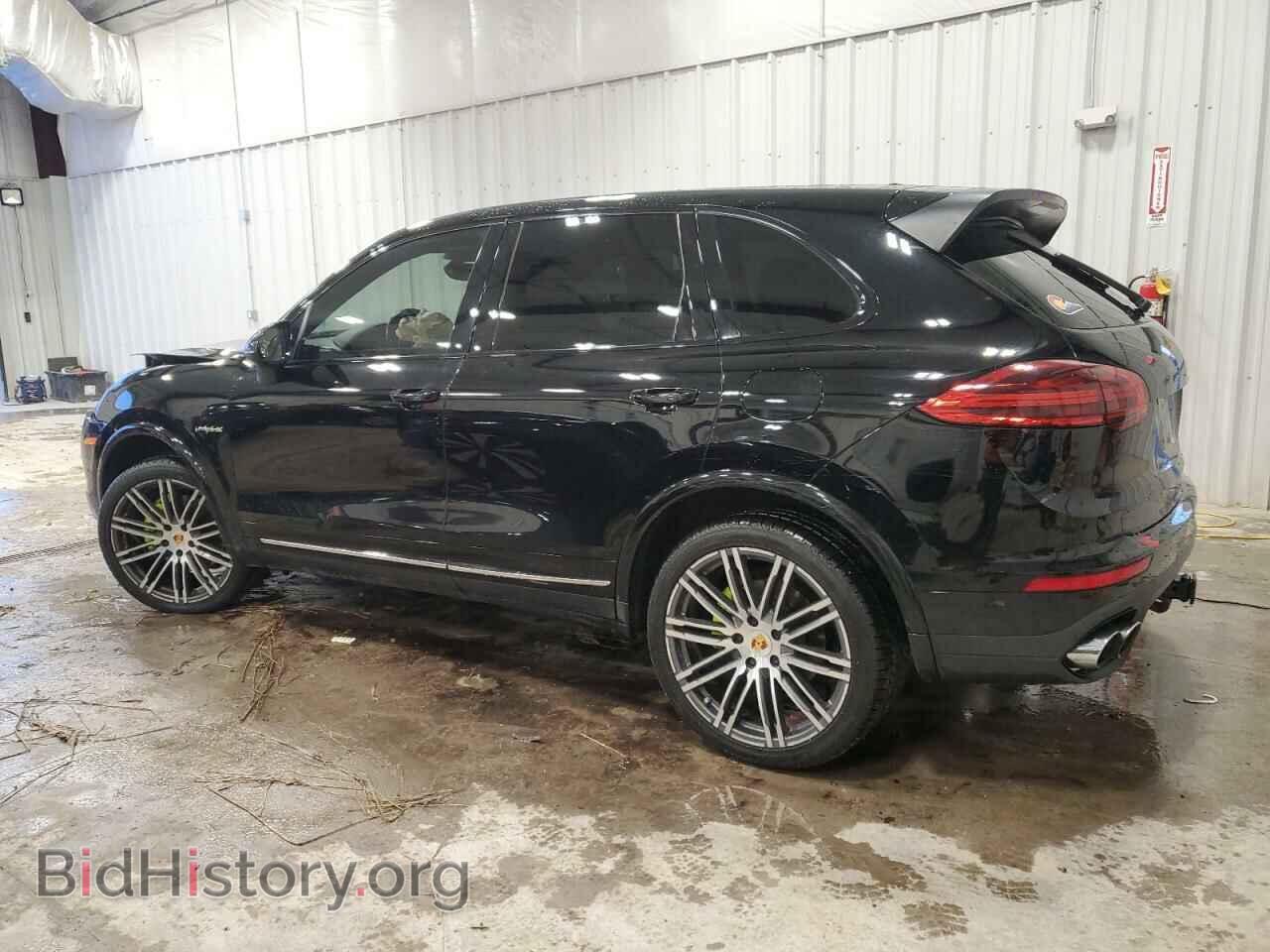 2017 PORSCHE CAYENNE - VIN: WP1AE2A23HLA72272 - Фото 2
