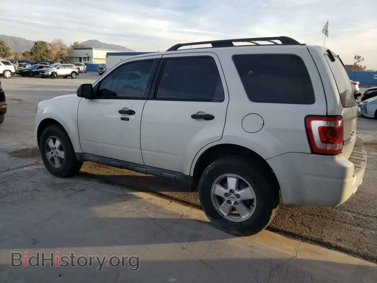 2010 FORD ESCAPE - VIN: 1FMCU0DG3AKB92721 - Фото 2