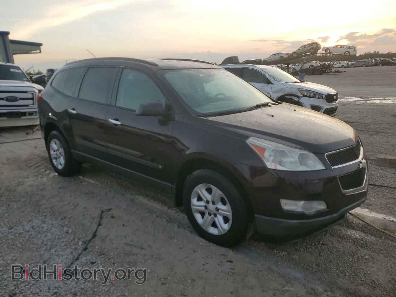2010 CHEVROLET TRAVERSE - VIN: 1GNLVEED4AS133185 - Фото 4